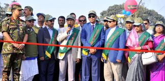 দেশকে উন্নত বিশ্বের কাতারে নিতে বস্ত্রখাত ভূমিকা রাখছে দেশকে উন্নত বিশ্বের কাতারে