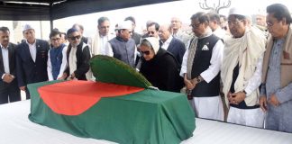 কৃষিবিদ আব্দুল মান্নানের কফিনে