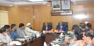 দায়িত্বের প্রথমদিনে মৎস্য-প্রাণিসম্পদ মন্ত্রী