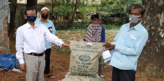 ঝালকাঠিতে প্রণোদনার সার ও বীজ পেলেন ৮ হাজার কৃষক
