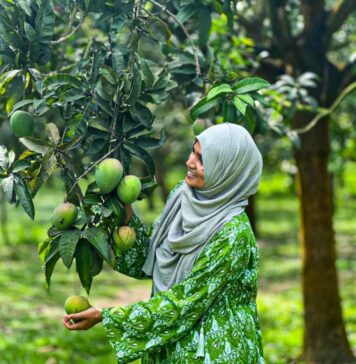 সামাজিক বাধা পেরিয়ে সফল কৃষি উদ্যোক্তা পপি