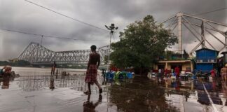 কলকাতায় অকাল বৃষ্টি, বসন্তের স্বস্তি থাকবে কতদিন?