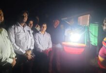নাটোরে নলডাঙ্গায় একযোগে আলোক ফাঁদ স্থাপন